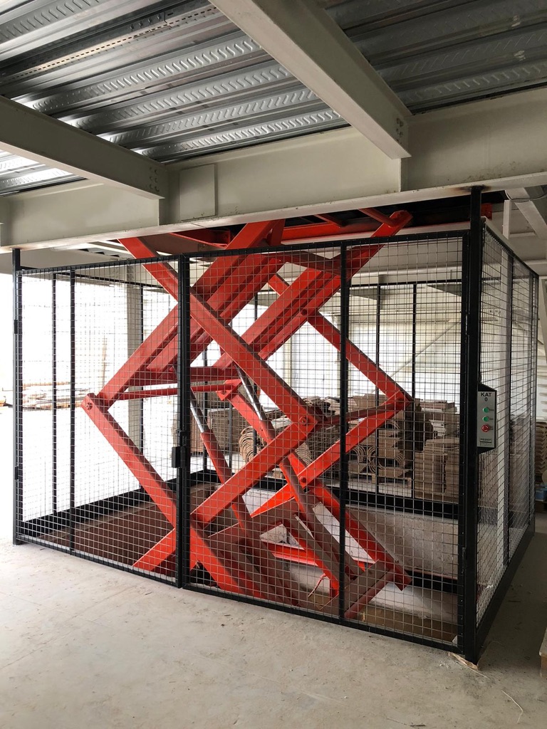 Modelin Mobilya Fabrikası Makaslı Hidrolik Yük Platformu